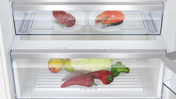 Picture of Neff KB7966DD0, Built-in fridge-freezer with freezer at bottom 