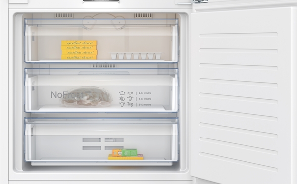 Picture of Neff KB7966DD0, Built-in fridge-freezer with freezer at bottom 