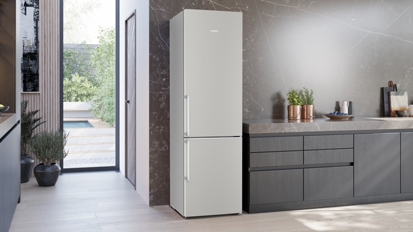 Picture of Siemens KG39NAIAT Freestanding Fridge-Freezer In Inox-easyclean