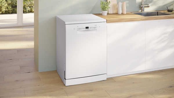 Picture of Bosch SMS2HVW67G Freestanding Dishwasher in White