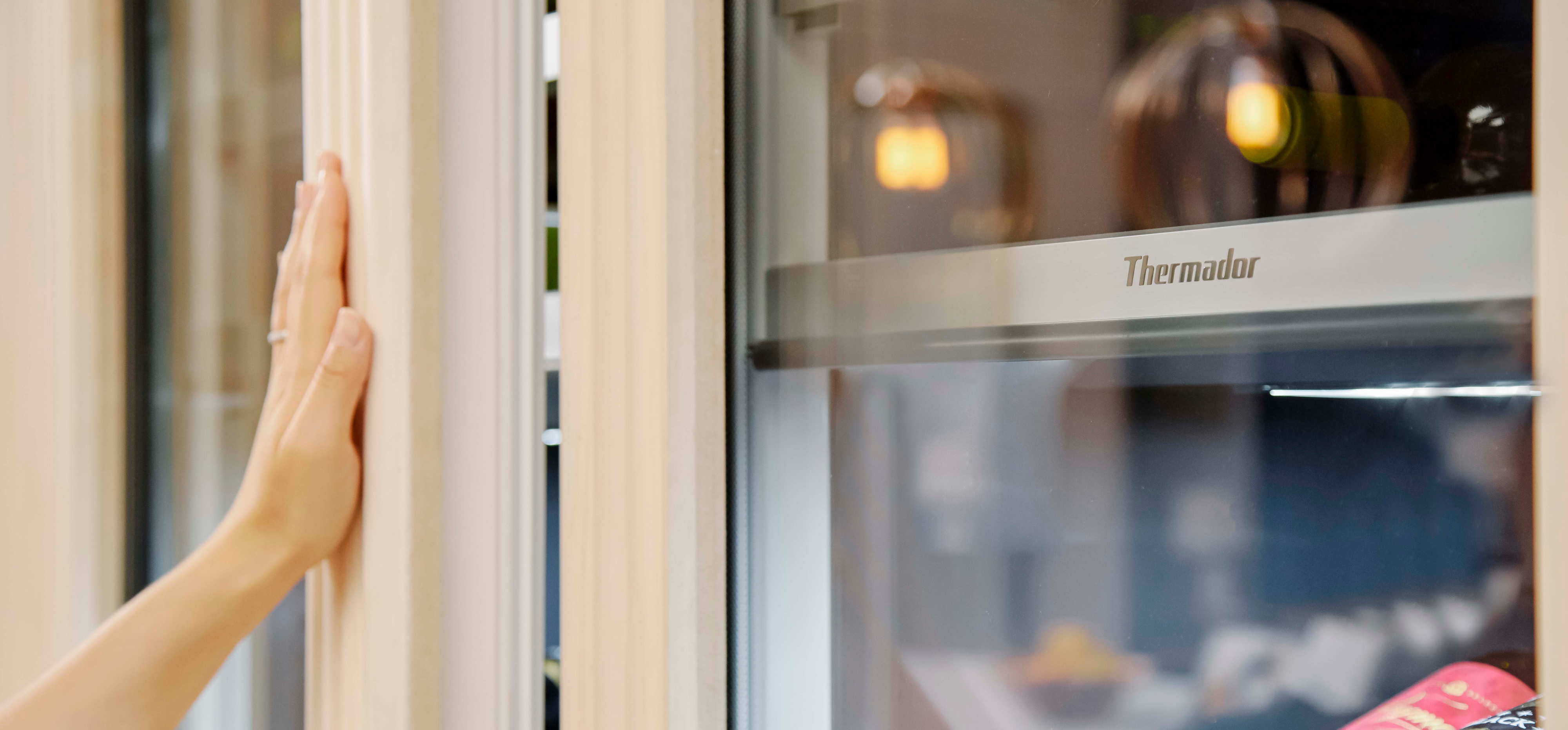 T18IW900SP Built-in wine cooler | THERMADOR US