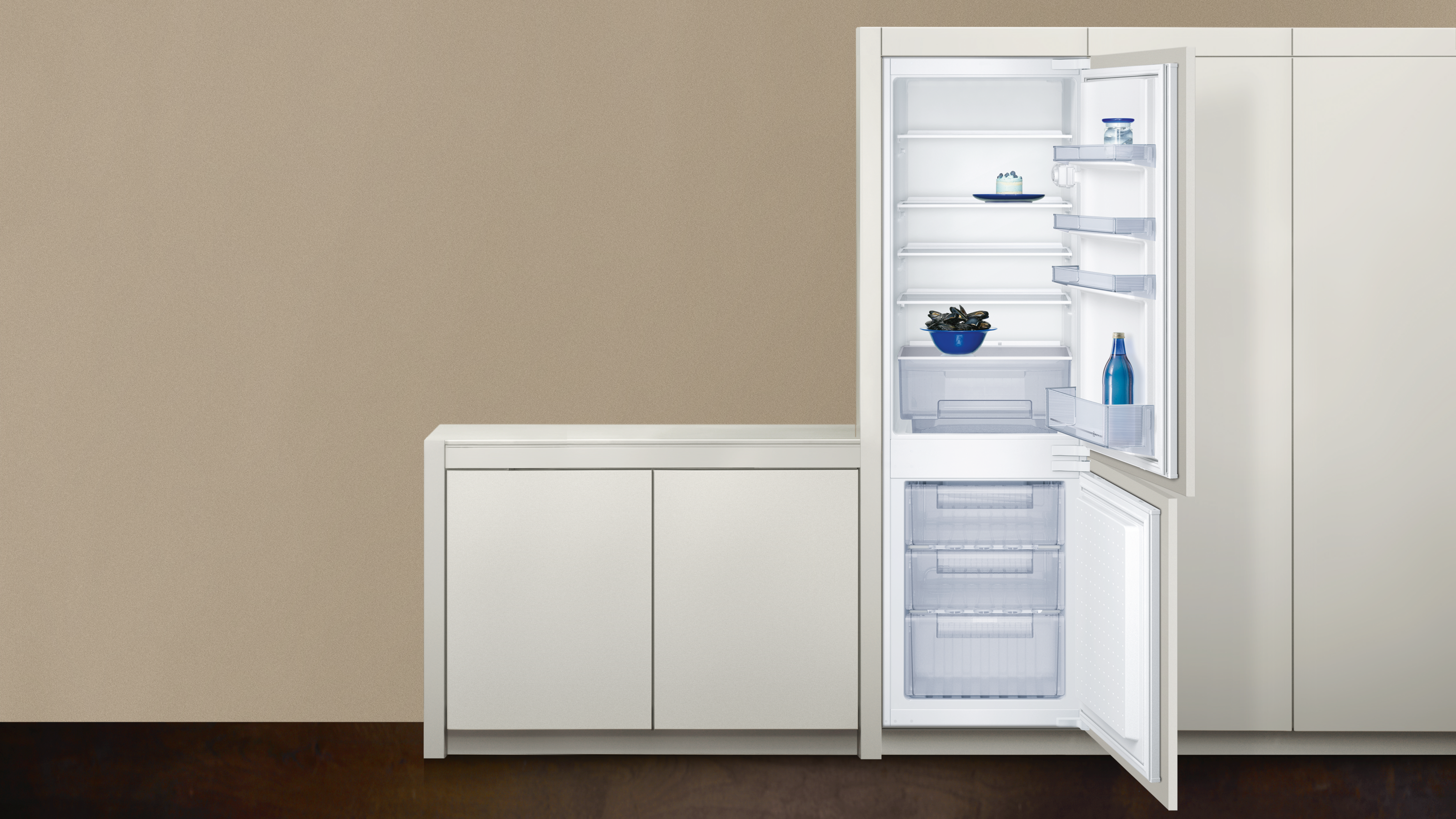 K4400X7FF built-in fridge-freezer with freezer at bottom | NEFF