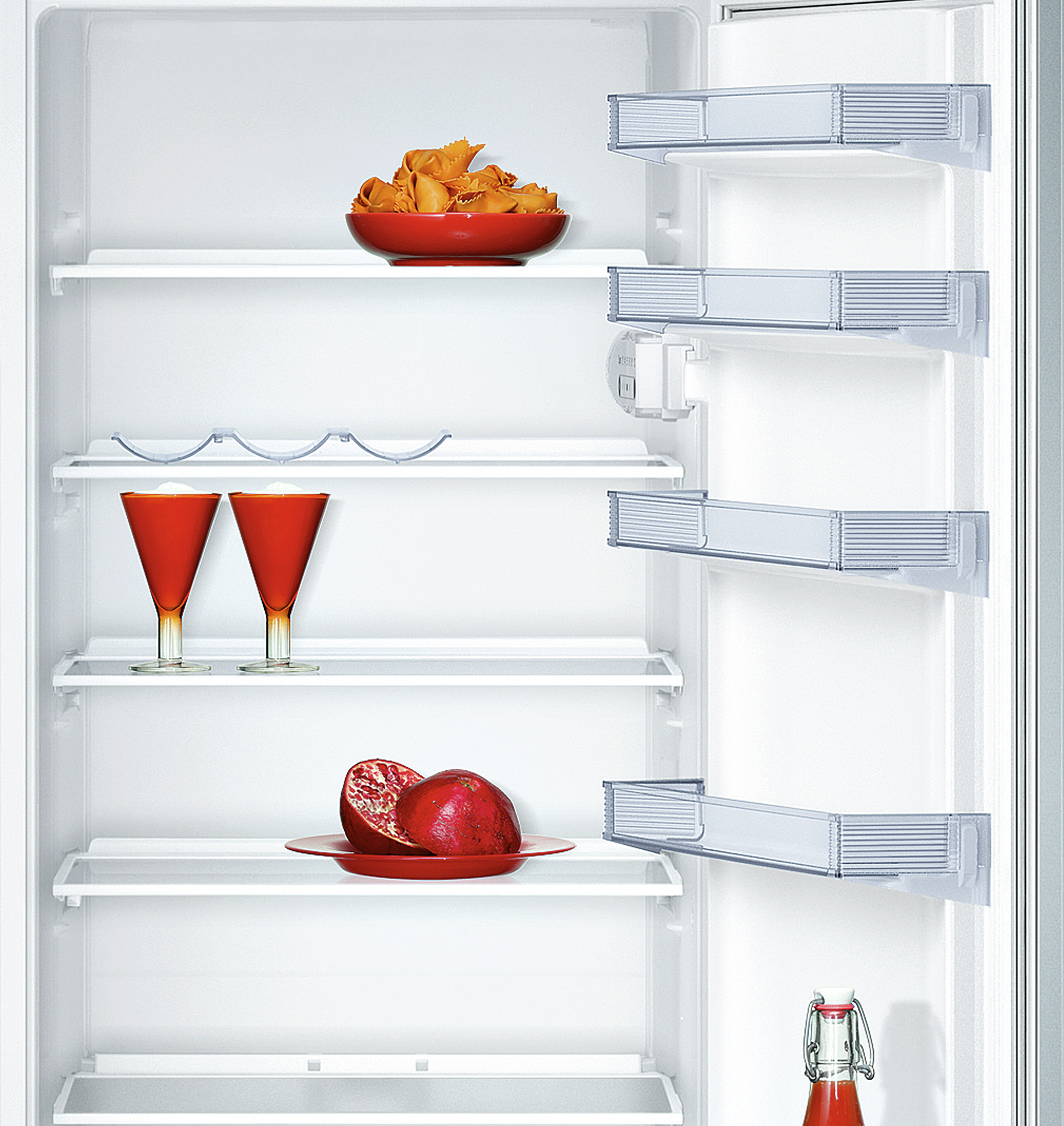 K8524X8GB built-in fridge-freezer with freezer at bottom | NEFF IE